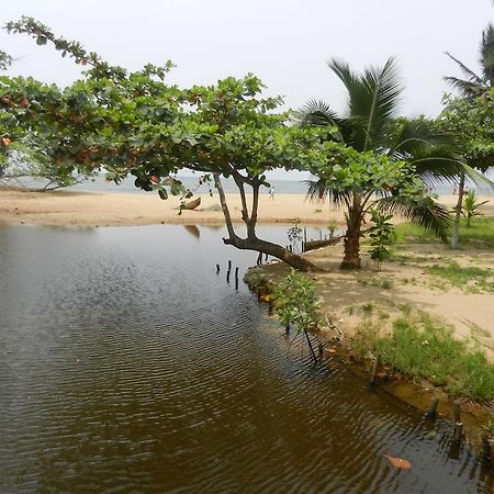 Hotel Tara Plage Kribi Exterior photo