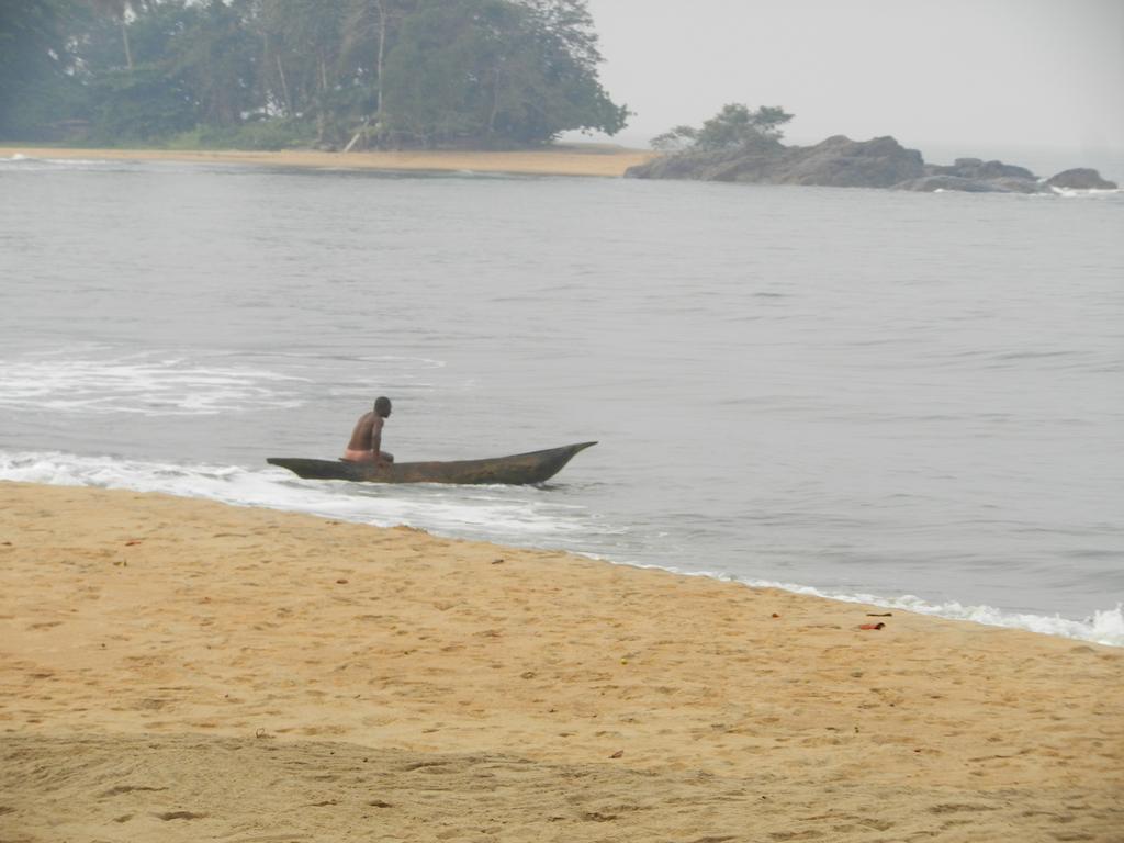 Hotel Tara Plage Kribi Exterior photo